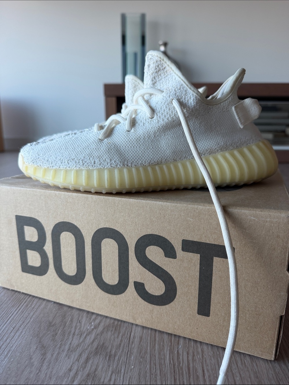 YEEZY BOOST 350 V2 Size 6 Cream White